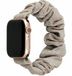 Strap-it Scrunchie bandje - shiny beige - Geschikt voor Apple Watch - 42-44 - 45-49mm