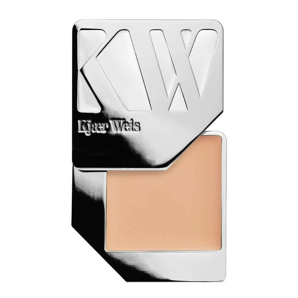 Kjaer Weis female