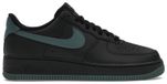 Nike Air Force 1 Low '07, noir avec détails vert vintage - EU 40.5