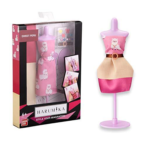 Bandai 40414 Harumika Fashion Design voor Kids-Craft Uw eigen Catwalk looks met deze Creative Kit-Single Torso Set 'Sweet Peru' stijl bevat herbruikbare mannequin, stof en accessoires