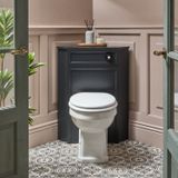 Hudson Reed Thornton WC-Ombouw Hoekmontage Zwartgrijs Klassiek met Reservoir, Zwarte Spoelknop en Richmond Staand Toilet met Witte Toiletzitting