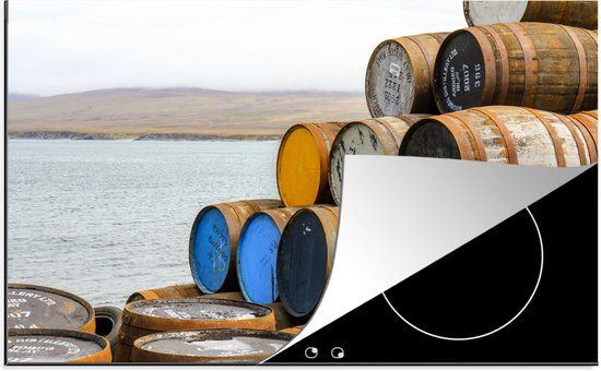 KitchenYeah® Inductie beschermer 77x51 cm - Oude vaten vol met whisky - Inductiebeschermer