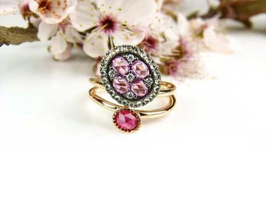 Geel gouden ring 18 Karaat met diamant, roze saffier en rode saffier
