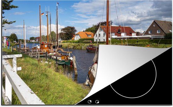 KitchenYeah® Inductie beschermer 77x51 cm - Boten in rivier de Harle in Carolinensiel, Duitsland - Inductiebeschermer