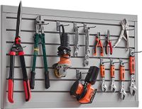 VEVOR Lamellenwandbekleding, 2 x 4 ft, PVC-Garagelamellenwand met Modulair Ontwerp, Grijze Lamellenwand, Eenvoudig te Installeren, Verstelbaar Lamellenwandpaneel met Koppelingsstructuur en Doe-Het-Zelf-Snijwerk, Geschikt voor Opslag en Presentatie