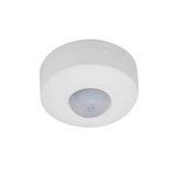 Bewegingssensor IP20, wit, compact (4 x 8 x 8 cm) en met een detectiebereik van 360° – ideaal voor ruimtes tot 6 meter – veiligheid en comfort in je huis.