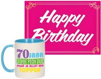 Bellatio Decorations Verjaardag cadeau koffiemok thema 70 jaar - voor een vrouw - topper - met knalroze Happy Birthday wenskaart - A5 formaat