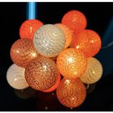 GuirLED Ottoman LED lichtsnoer met 16 katoenen decoratieve bollen