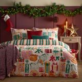 furn. All Wrapped Up Dekbedovertrek Set - Omkeerbaar Kerstbeddengoed met Cadeaus en Streep Design (Emerald/Rood - Tweepersoons)