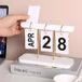 SUPTEC Eeuwigdurende Dagelijkse Flip Kalender voor Bureau Herbruikbare Kantoor Desktop Decor Woonaccessoires Fotografie Rekwisieten (Wit)