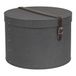 Bigso Box of Sweden Set van 2 opbergdozen met deksel, ronde opbergbox met leren riem, grote en kleine hoedendoosjes van vezelplaat en papier in linnenlook, zwart