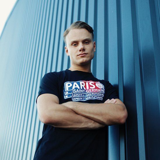 Official Fanwear Paris Saint-Germain PSG 'Paris repeat' T-shirt Heren Zwart XXL
