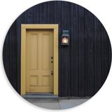 Merkloos / Sans marque Dibond Muurcirkel - Houten Gebouw met Gele Deur - 80x80 cm