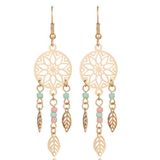 Deja Jewels Lookinggoodtoday Goudkleurige dames oorbellen ronde oorhangers met kralen en blad