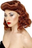 Vegaoo Dames Pin Up Girl pruik met krullen, één maat, roestbruin, 42223