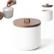 Kook Time Pot à sel en céramique CURVE - Conservateur de sel hermétique avec couvercle en bois d'acacia. Large ouverture, idéal comme sucrier ou pot à épices. Design scandinave. 11,5 x 12 cm. - Blanc