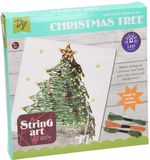 Lobbes Speelgoed BV String Art Kerstboom met LED Lampjes