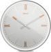Mebus TinyTime wandklok met Romeinse cijfers | Wandklok zonder tikken | Diameter 25 cm | Klassieke wijzerplaat in lichtgrijs | Zilveren kast | Koperkleurige accenten