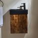 Hudson Reed Cluo Meuble lave-mains suspendu – 40 cm – Chêne foncé – Avec lavabo noir – Avec poignée barre en T noire