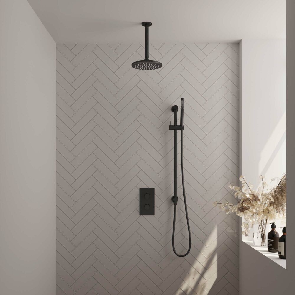 Brauer Black Carving thermostatische inbouw regendoucheset met 2-weg omstel 20cm plafondarm met 20cm ronde hoofddouche 1 stand staafhanddouche 150cm gladde doucheslang met glijstang en handdouchehouder Zwart mat 5-S-137