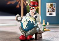 Gilde handwerk Gilde clowns - Neem je tijd - Clown met wereldbol en klok - 9x11x11 cm - Resin handgeschilderd - In cadeauverpakking verzamelaarsobject