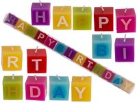 Out of the Blue 181003, gekleurde kaarsenblokken met tekst, tekst Happy Birthday, elke kubus is ca. 3 x 3 x 3 cm