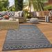 Tapis d'intérieur et d'extérieur design bohème moderne avec motifs géométriques, couleurs anthracite et crème. Dimensions : 80 x 150 cm