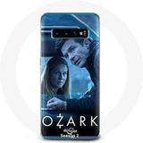 Maniacase Hoesje voor Samsung Galaxy S10 Edge Ozark Series Seizoen 4 Poster wendy byrde en marty byrde