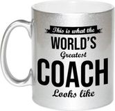 Bellatio Decorations Shoppartners Bv This is what the worlds greatest coach looks like cadeau koffiemok / theebeker - 330 ml - zilverkleurig - begeleider - verjaardag / bedankje / cadeau - tekst mokken
