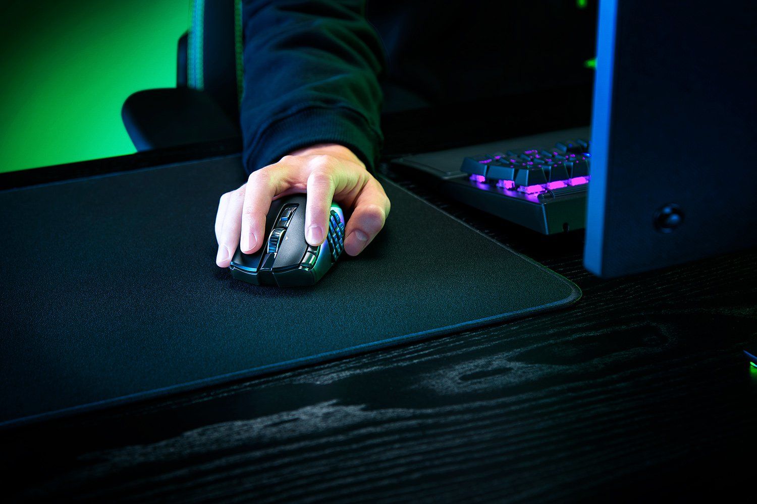 Razer Naga V2 HyperSpeed Wireless Gaming Mouse - 19 Programmable Buttons - 30000 DPI - Black