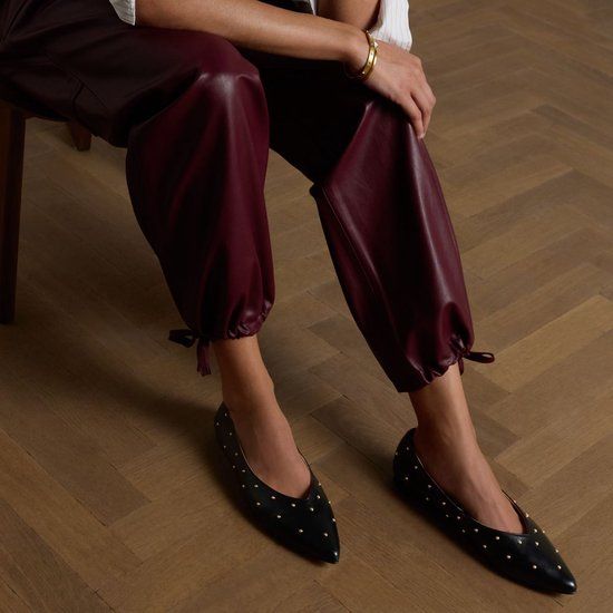 Manfield Dames Zwarte Leren Loafers met Studs Maat 42