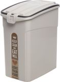 VOERTON Flamingo Voerton hond – 33L – Rechthoekig – Beige – Met handvat – Deksel met klepje dat vastklikt – Inclusief schepje – Kunststof – 26,5x42x46 cm – Kolio