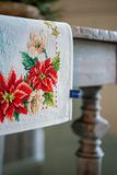 VERVACO Tafelloper Borduurwerk Kit KERSTBLOEMEN Kruissteek Borduurpakket Kerst Telpatroon 32 x 84 cm Tafellinnen Decor Handwerken Pakket Knutselen voor Volwassenen Creatief Cadeau