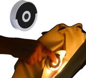 Merkloos / Sans marque Mellow Mint Hungary Korlátolt Felelősségű Társaság Sensor-nachtlampje - Lampje - Taslampje met haakontwerp - Sensor-geactiveerde LED-verlichting - Compact- rond lampje met haakje voor gebruik aan het bed, automatisch verlichtingsaccessoire voor handtassen- op reis of voor gemak in het donker