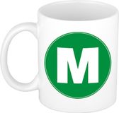 Bellatio Decorations Mok met de letter M - beker - groen - eerste letter van een voornaam - wit - 300 ml
