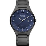 BERING Heren Analog Kwarts Solar/Titanium Collection Horloge met Titanium Armband en Saffierglas 14440-727