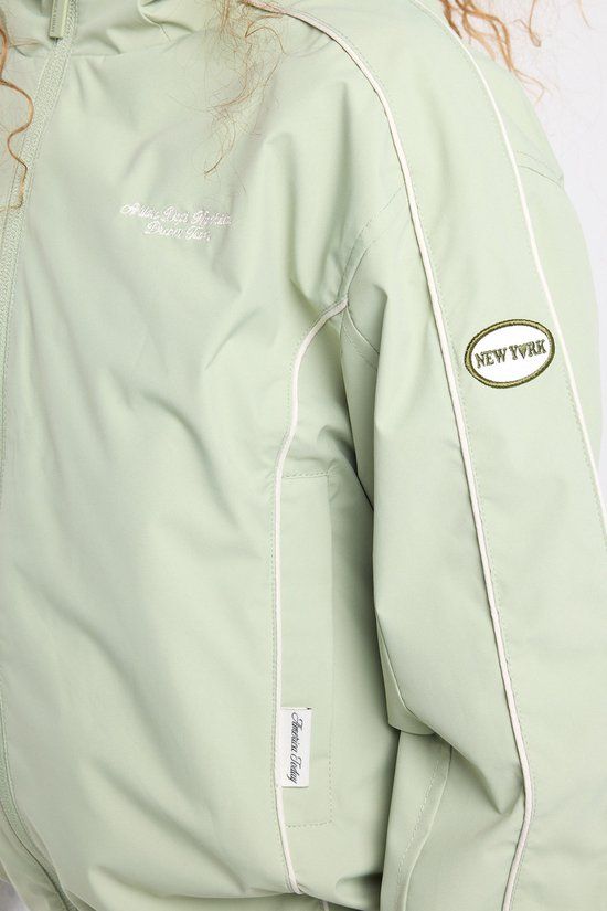 America Today Jas Juul JR 170/176 Soft green