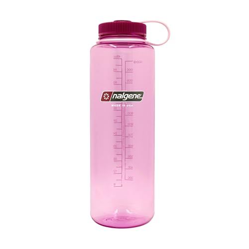 Nalgene Sustain Tritan BPA-vrije waterfles gemaakt van materiaal afgeleid van 50% plastic afval, 50 oz, brede mond, Cosmo