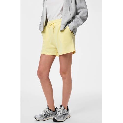 PIECES PCCHILLI sweatshort geel