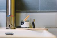 Georganics Fluoride Tandpasta - Actieve Houtskool - Natuurlijke Whitening - Vegan - COSMOS Natural