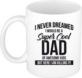 Bellatio Decorations Bol Cool dad of awesome kids cadeau beker / mok - wit - papa / verjaardag / Vaderdag / cadeau voor hem