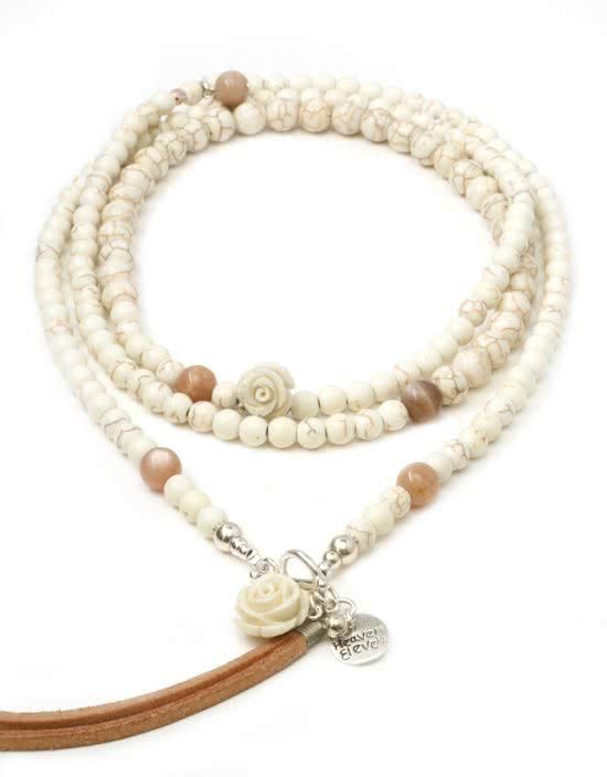 Heaven Eleven ketting natuursteen Howliet met koraal roosje en leer