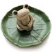 NAGU 100% Handgemaakte keramische stok, wierookbrander, houder, kleine kikker wierook, lotus leaf tray, mini standbeeld van een leuk dier voor thuis