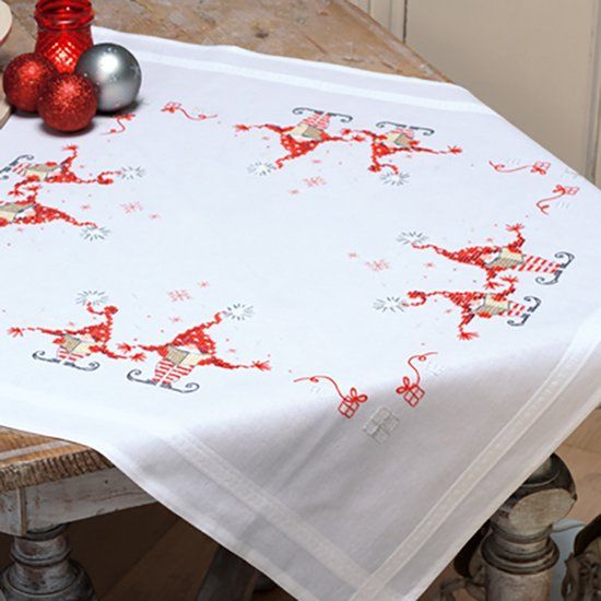 Vervaco Tafelkleed Kit Kerst Zingende Kerstkabouters Borduurpakket 80 x 80 cm