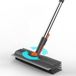 Unyqoos® 2-in-1 épurateur avec un long manche en acier réglable, une tête pivotante à 360°, des poils en forme de V en PP et un bord en caoutchouc, adapté aux carreaux et aux douches