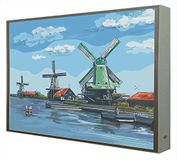 Afbeelding met houten lijst, wit gelakt, verlicht met led-molens in Amsterdarm