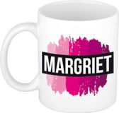 Bellatio Decorations Margriet naam cadeau koffie mok - beker - met roze verfstrepen - Cadeau collega - moederdag - verjaardag - juf - coach - 300 ml - wit