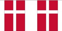 Merkloos / Sans marque Shoppartners Bv Denemarken vlaggenlijn - 3x - 300 cm - polyester stof - landen versiering - slinger