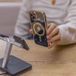 Coverzs harde hoes met camerabescherming geschikt voor iPhone 13 (goud)