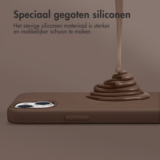 Accezz Liquid Silicone Backcover met MagSafe voor de Samsung Galaxy S25 - New Tea Brown